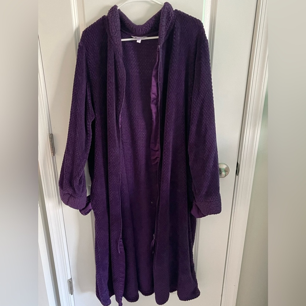 Secret Treasures Plus Size Robe